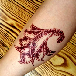 Maroon henna for tattoo...